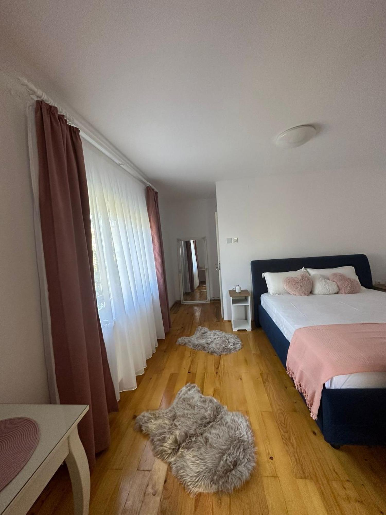 Casa Eroilor Holiday home Curtea De Arges